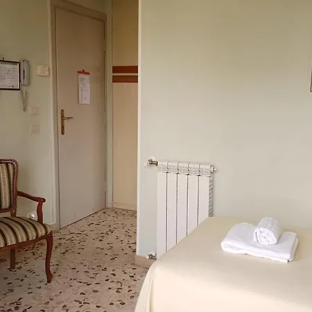 Πανσιόν Fatima, Casa Per Ferie